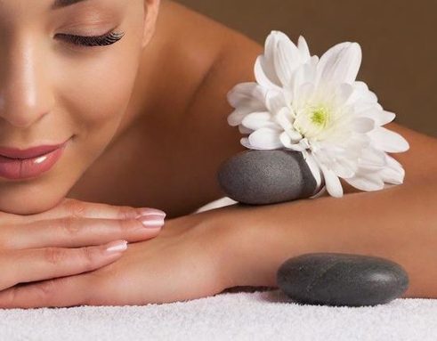 AromaTouch Massage mit ätherischen Ölen zur Entspannung in Einbeck und Northeim